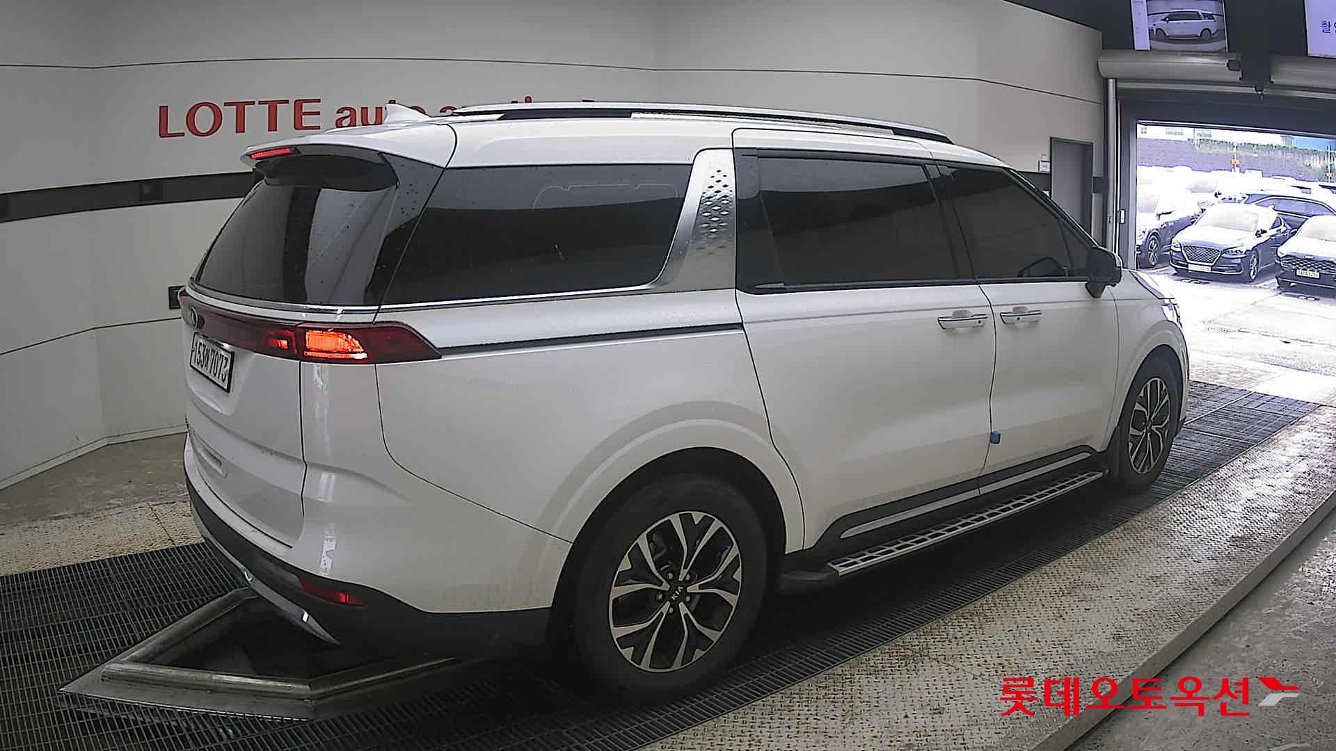 2021 - kia carnival