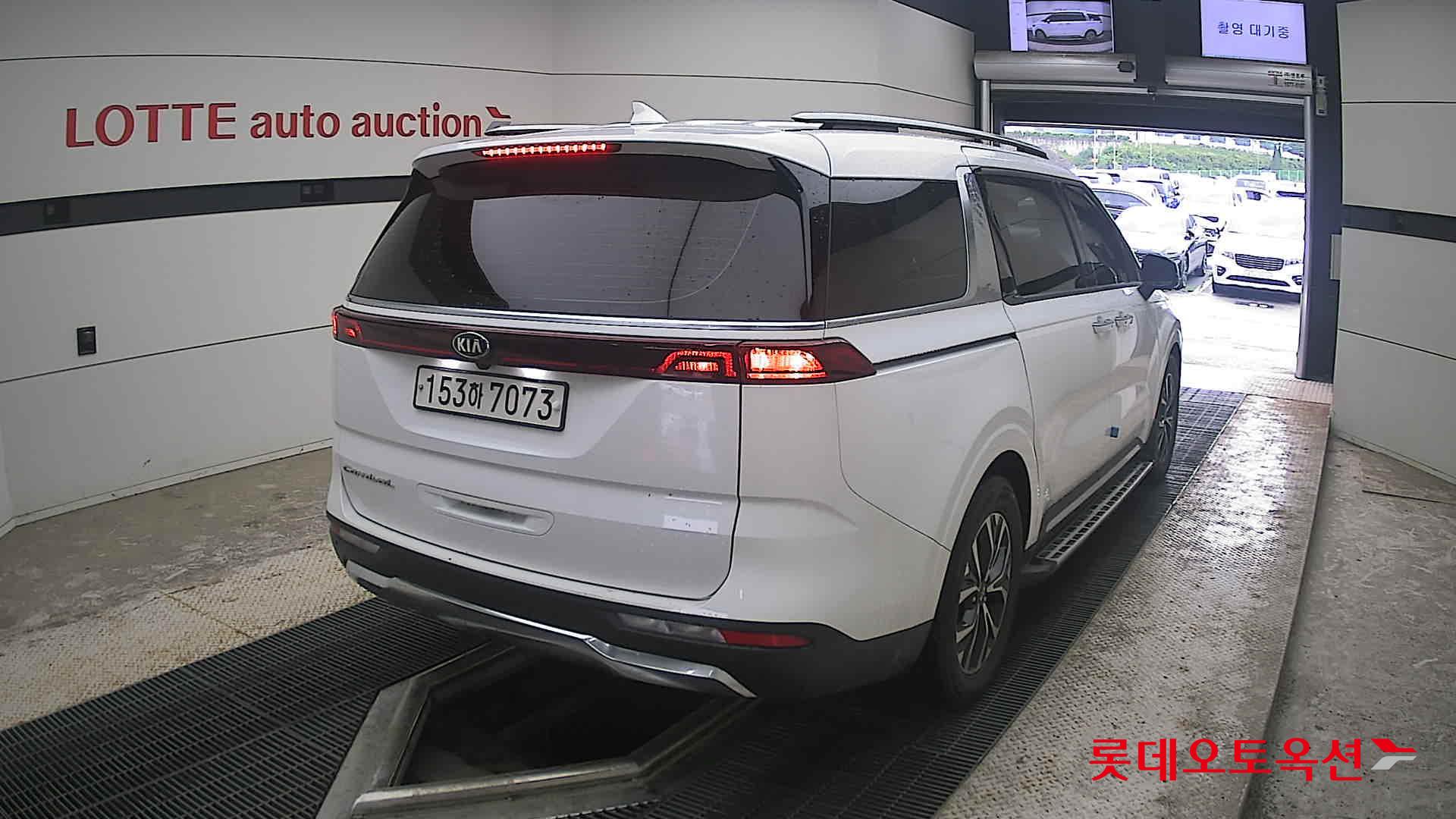 2021 - kia carnival