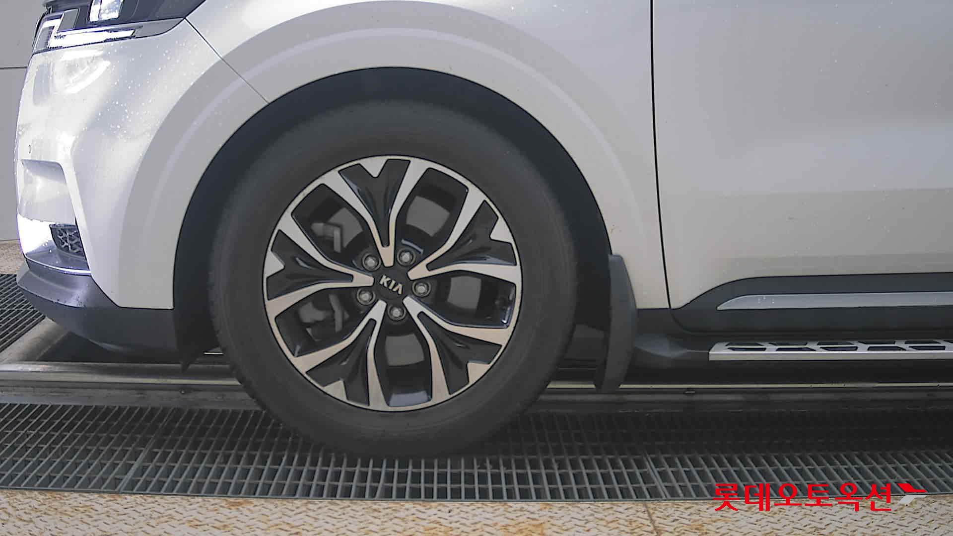 2021 - kia carnival