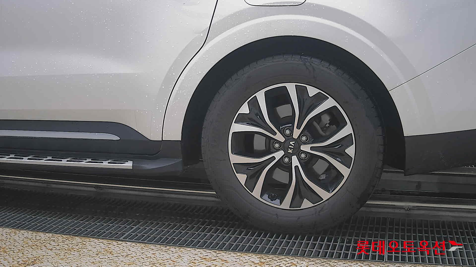 2021 - kia carnival