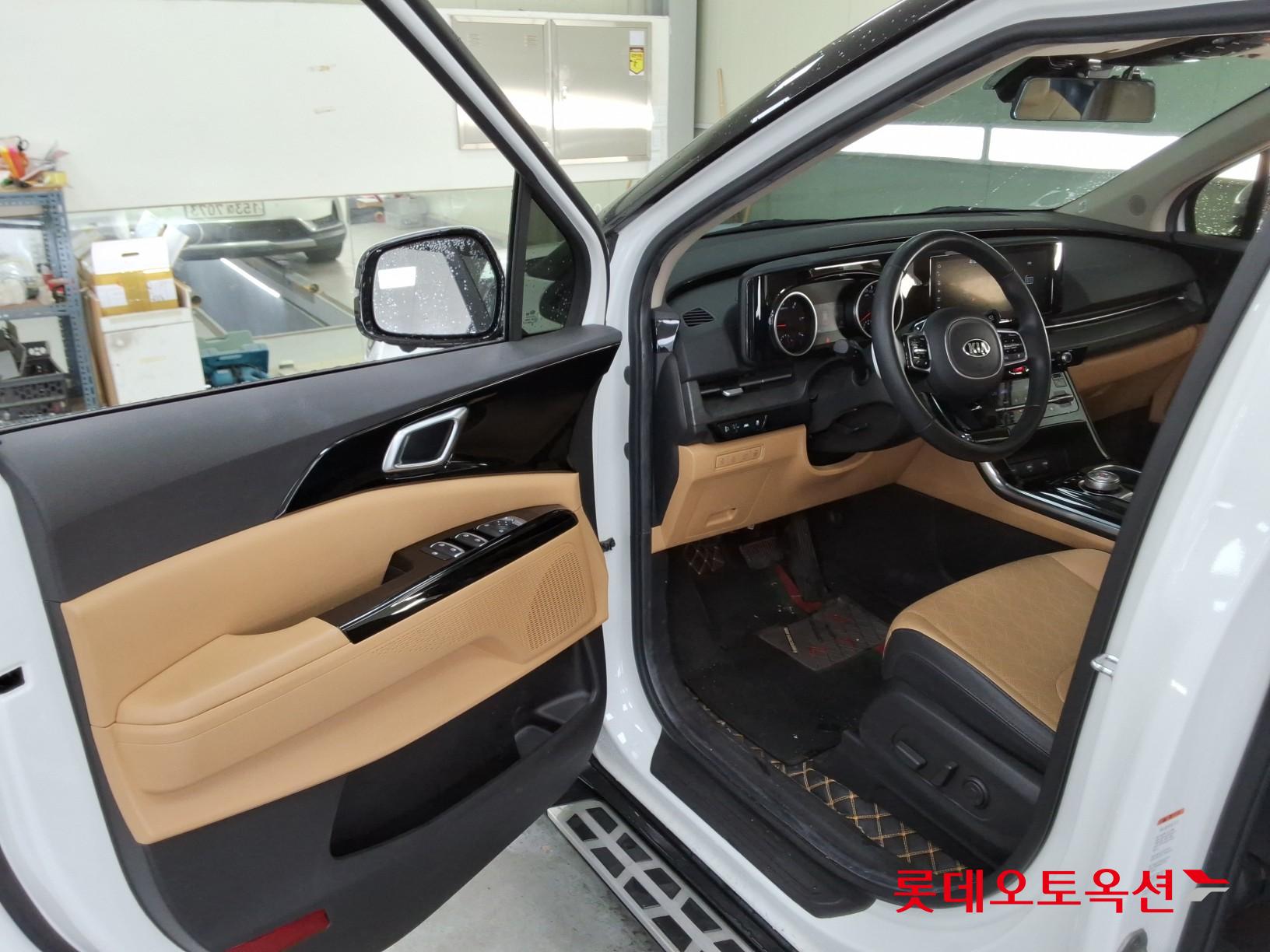 2021 - kia carnival