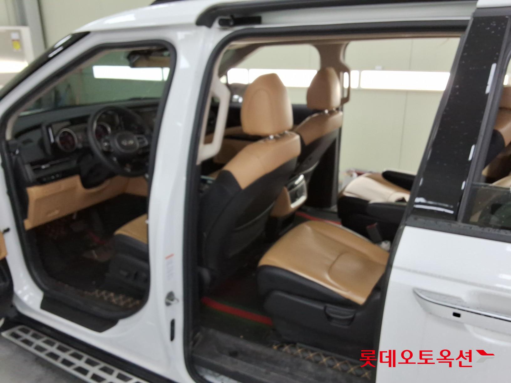 2021 - kia carnival