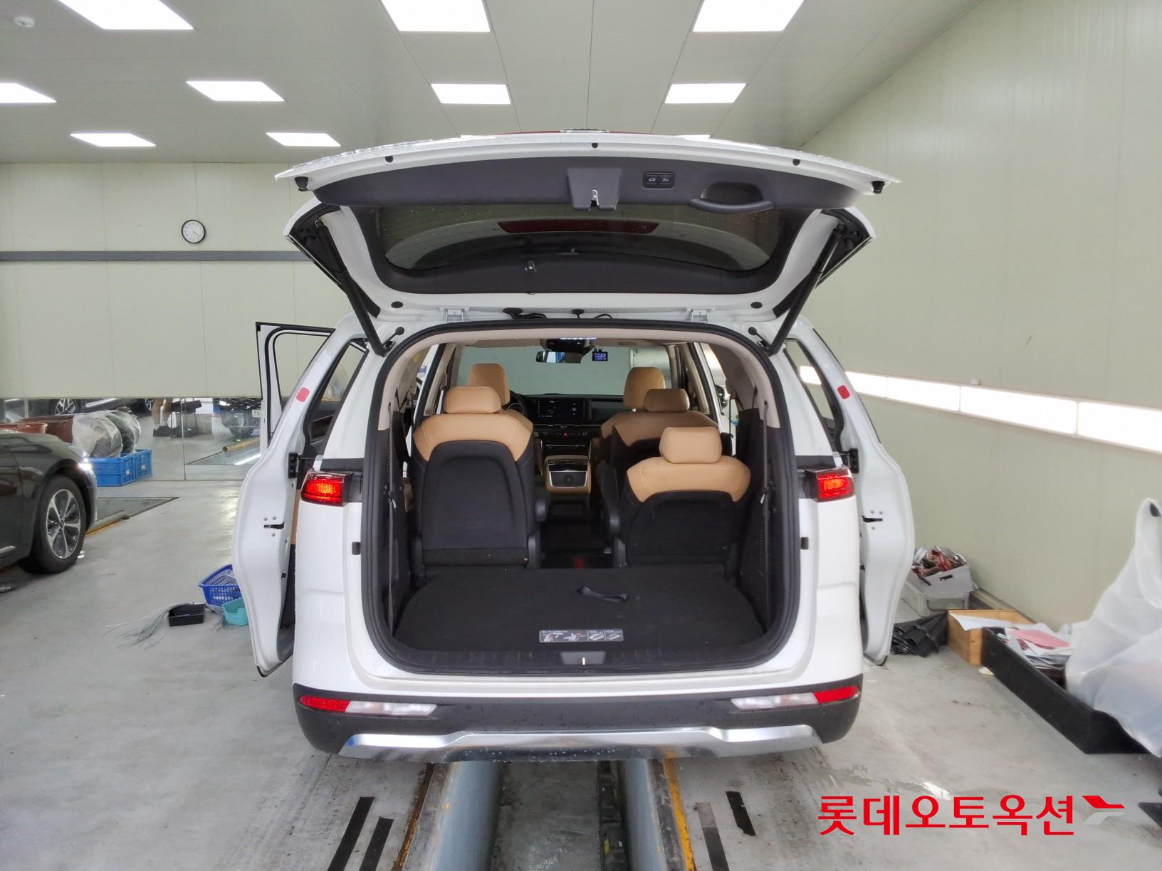 2021 - kia carnival