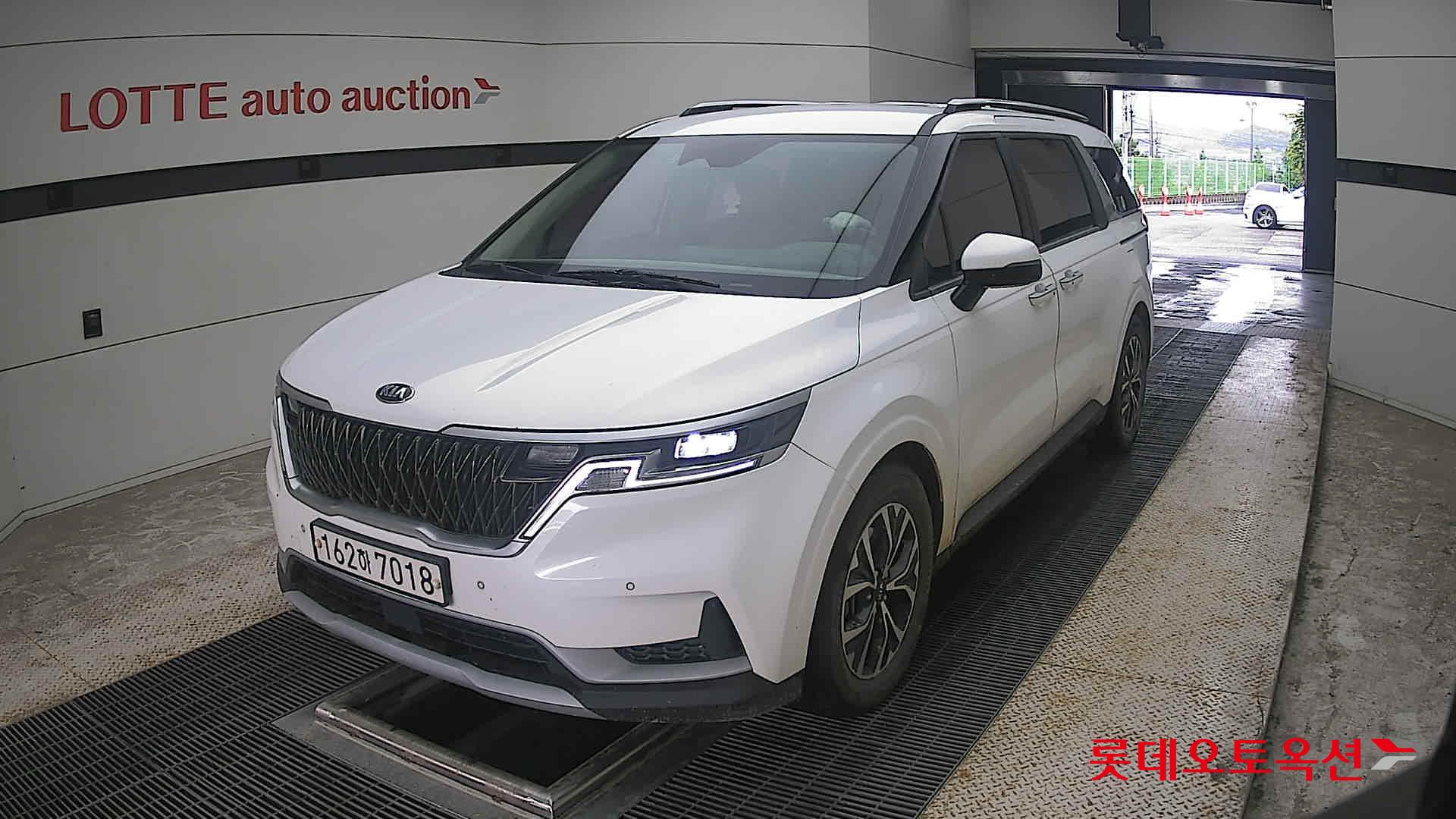 2021 - kia carnival