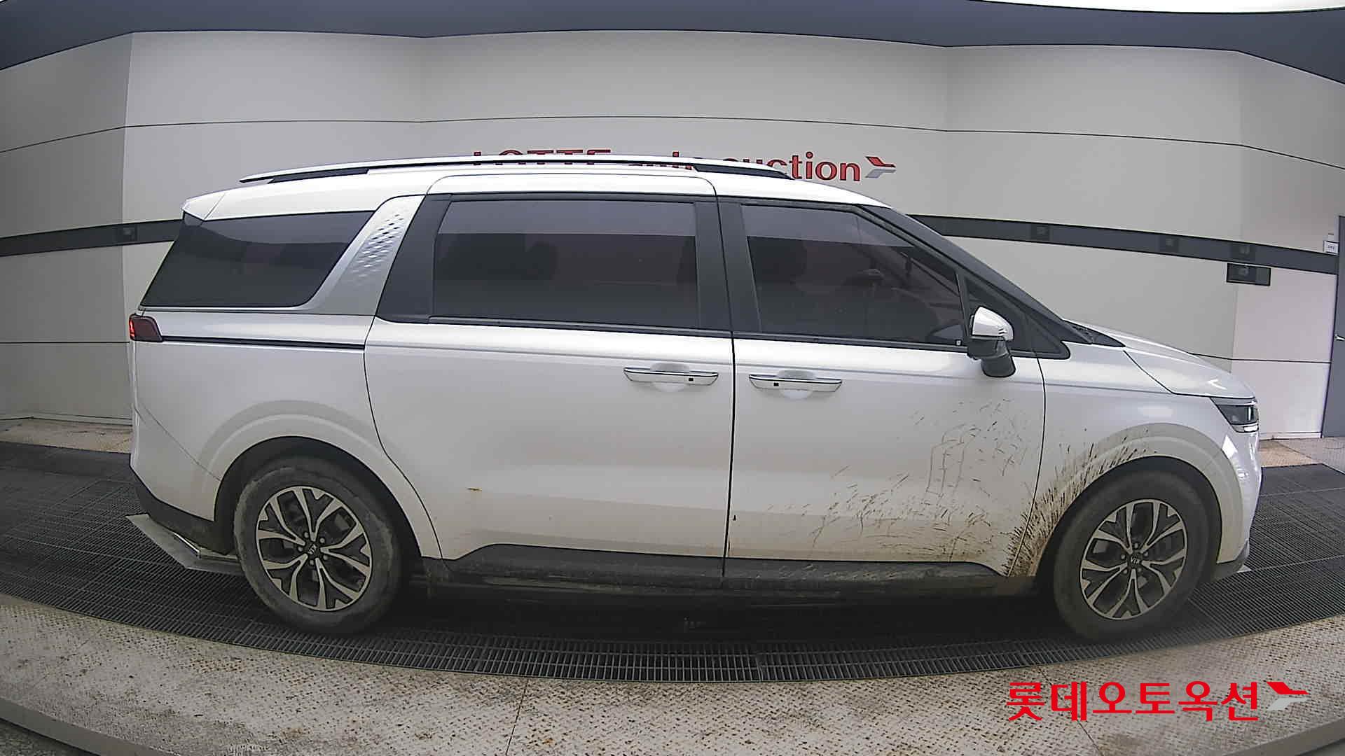 2021 - kia carnival