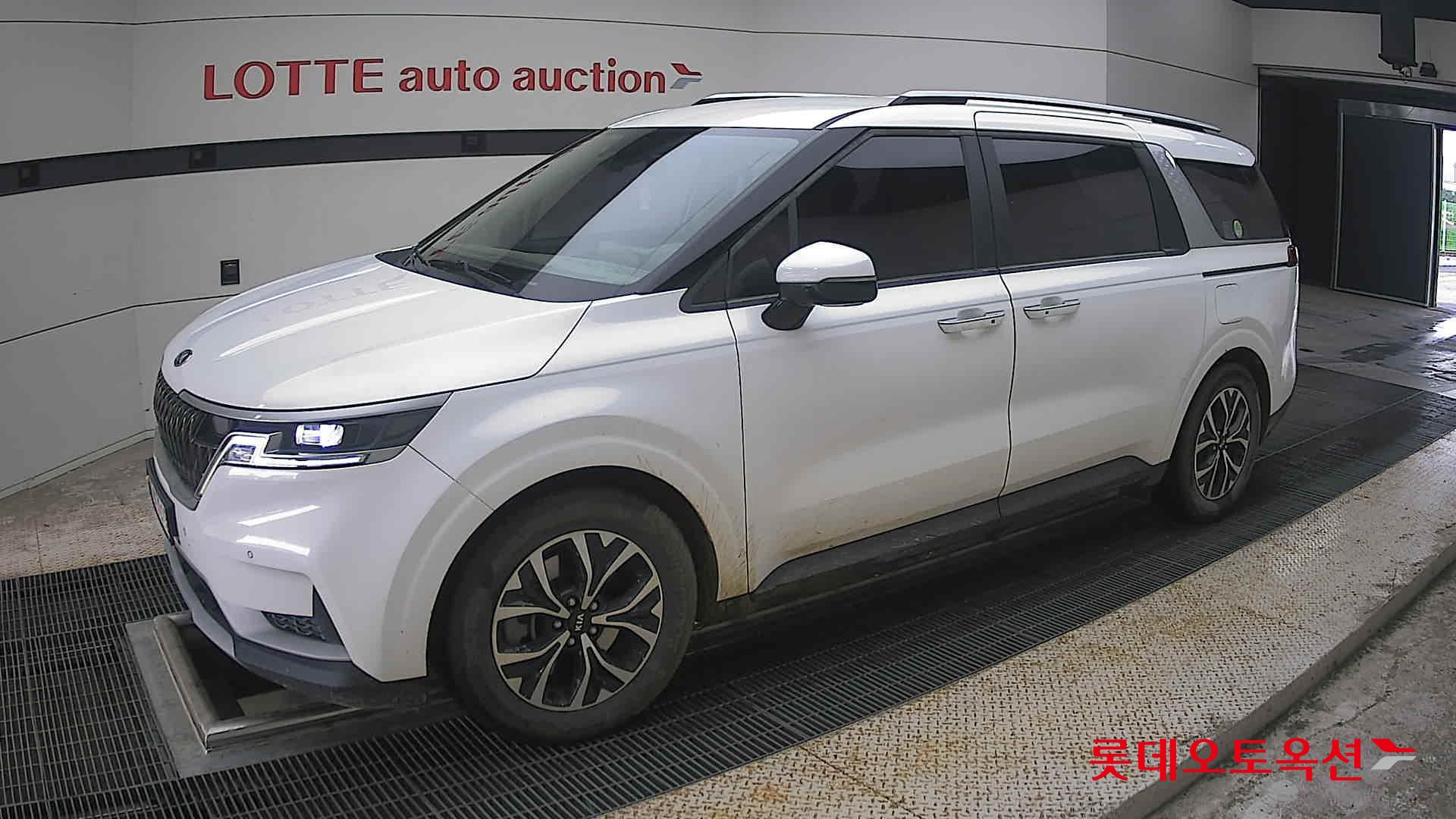 2021 - kia carnival