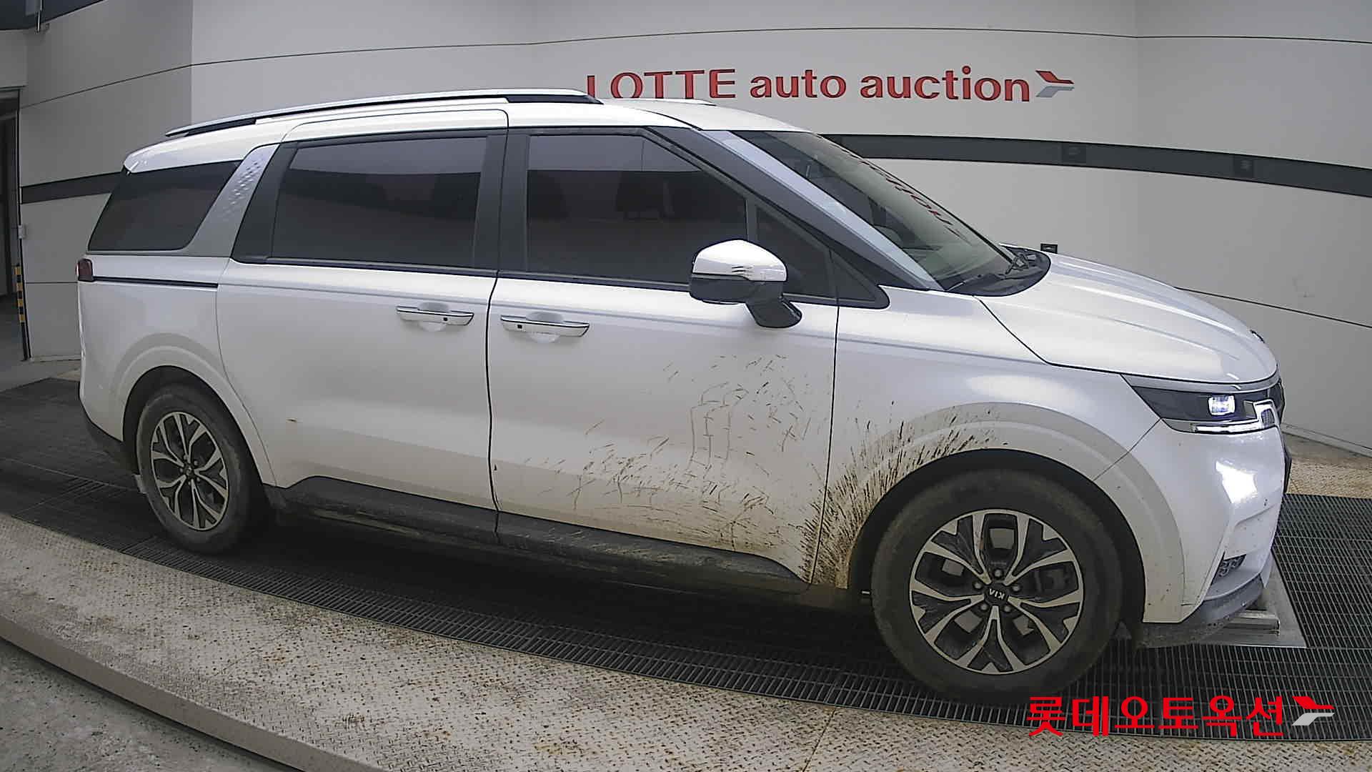 2021 - kia carnival
