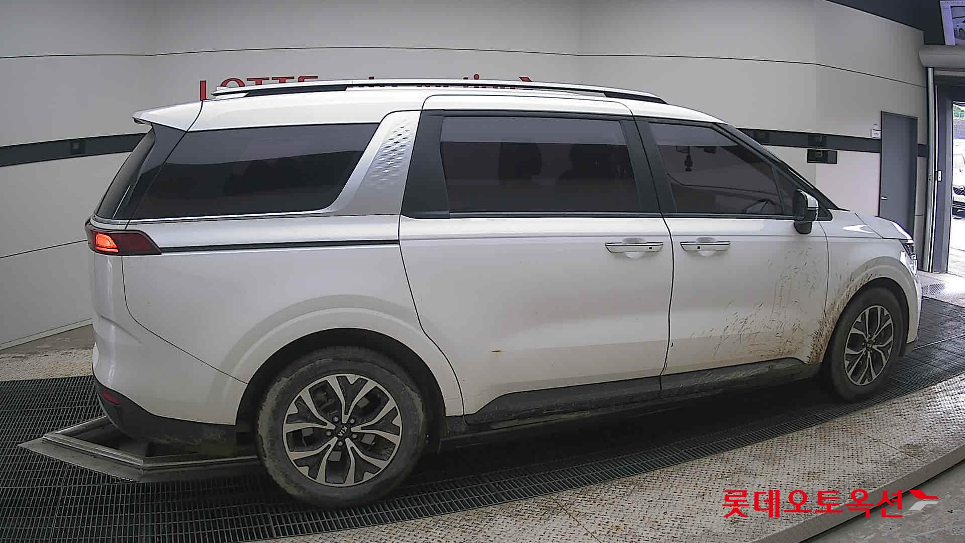 2021 - kia carnival