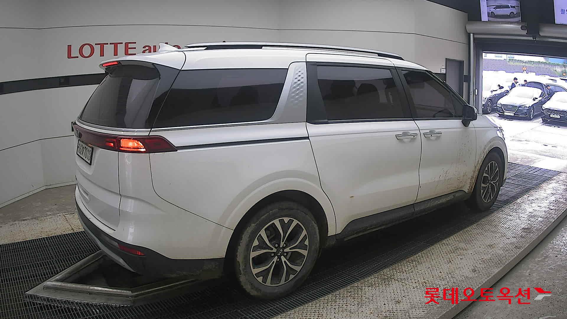 2021 - kia carnival