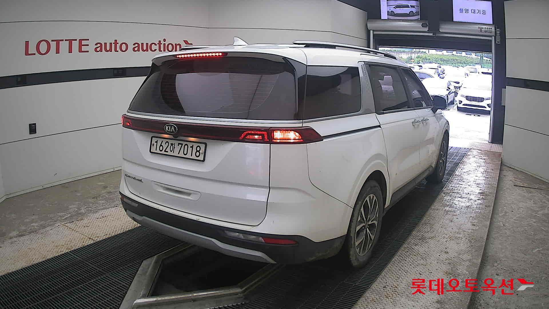 2021 - kia carnival