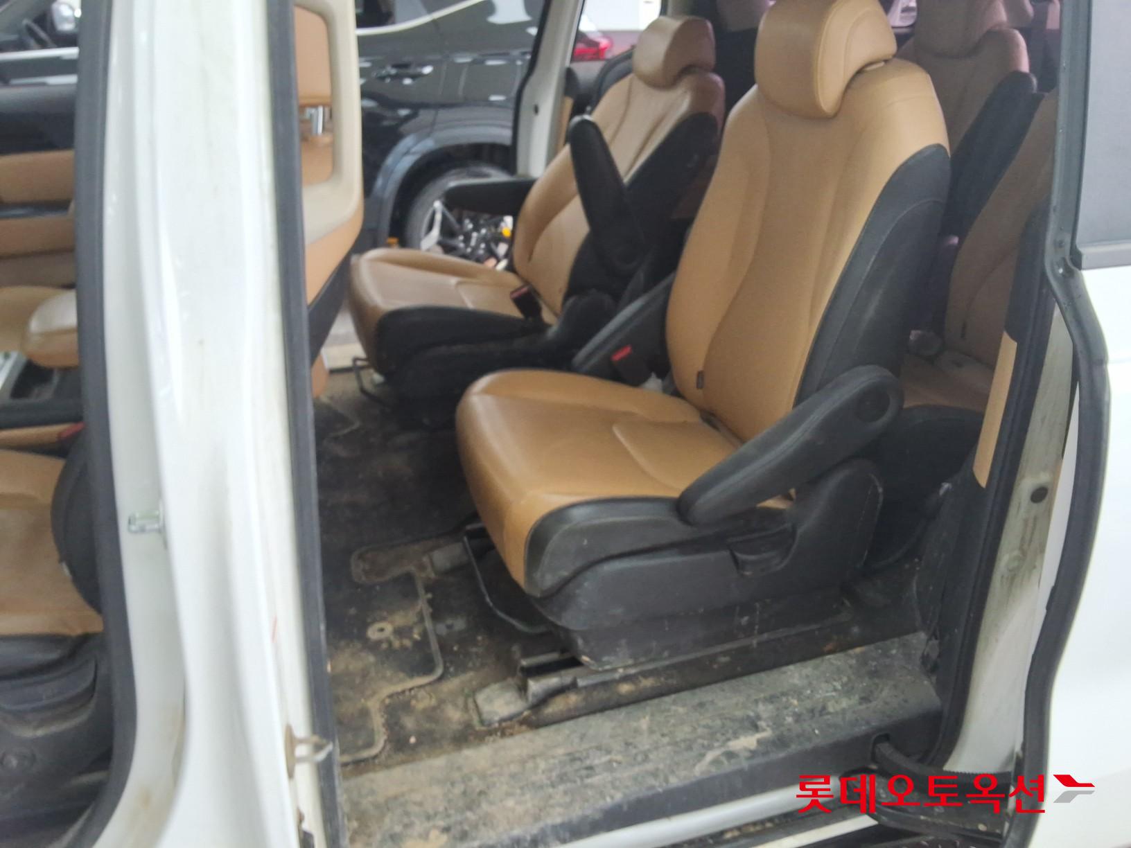 2021 - kia carnival