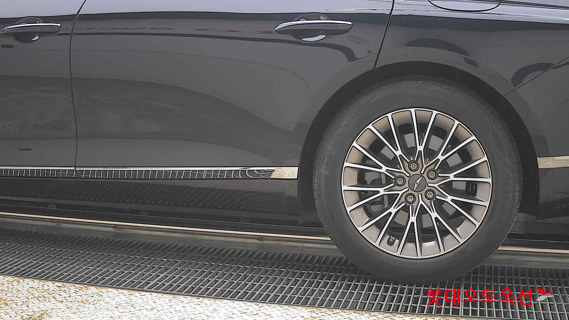 2021 - genesis g80