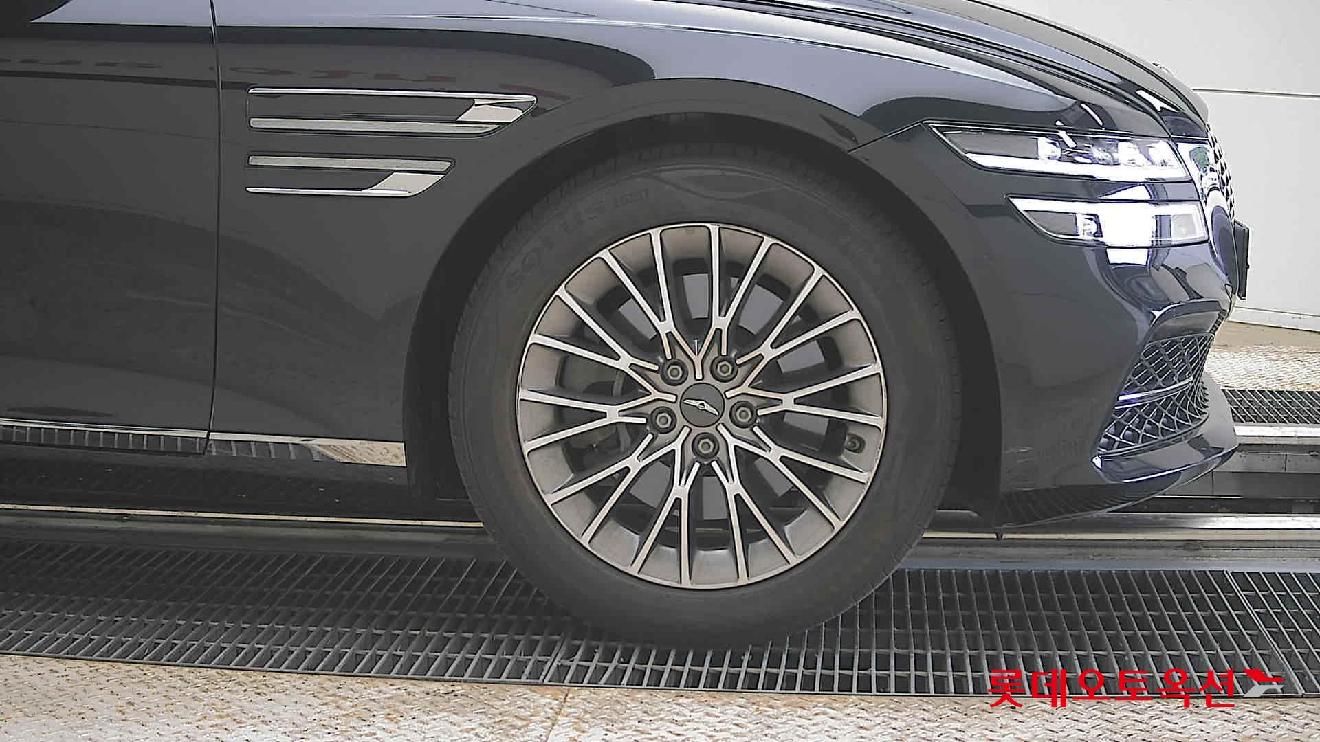 2021 - genesis g80