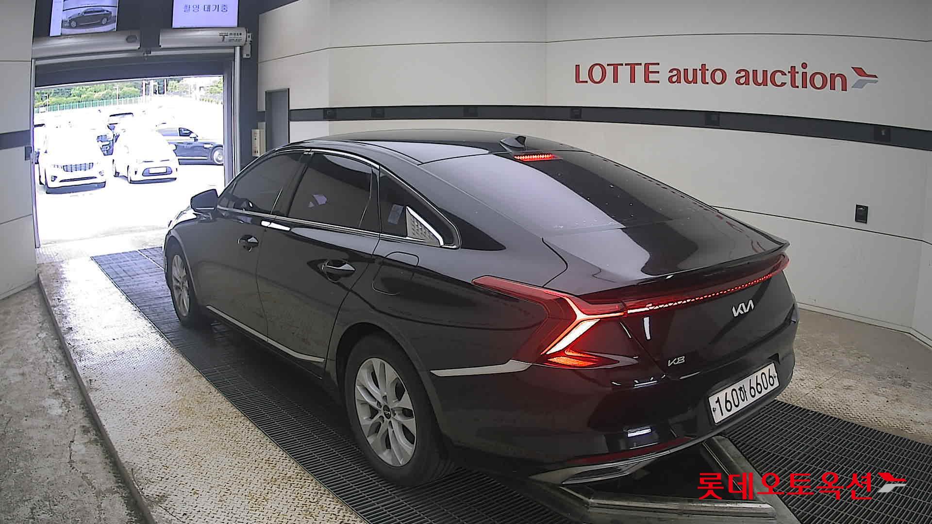 2022 - kia k8
