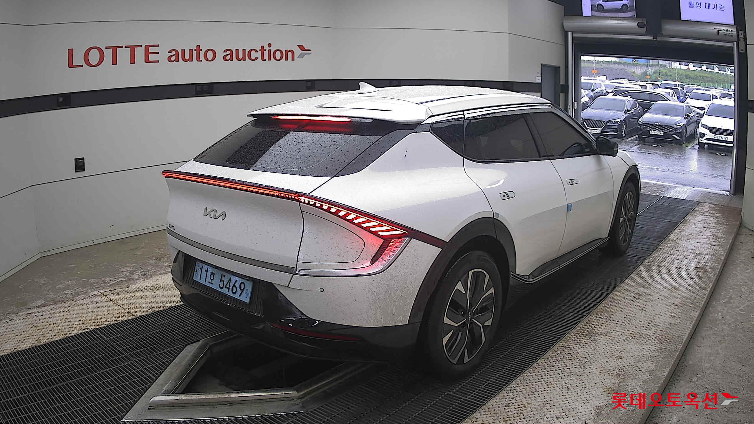 2022 - kia ev6