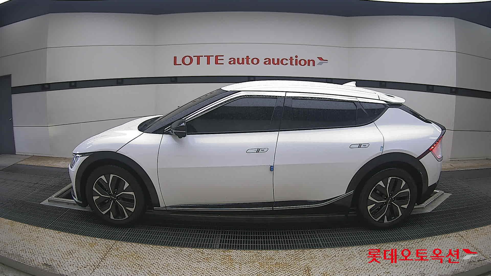 2022 - kia ev6