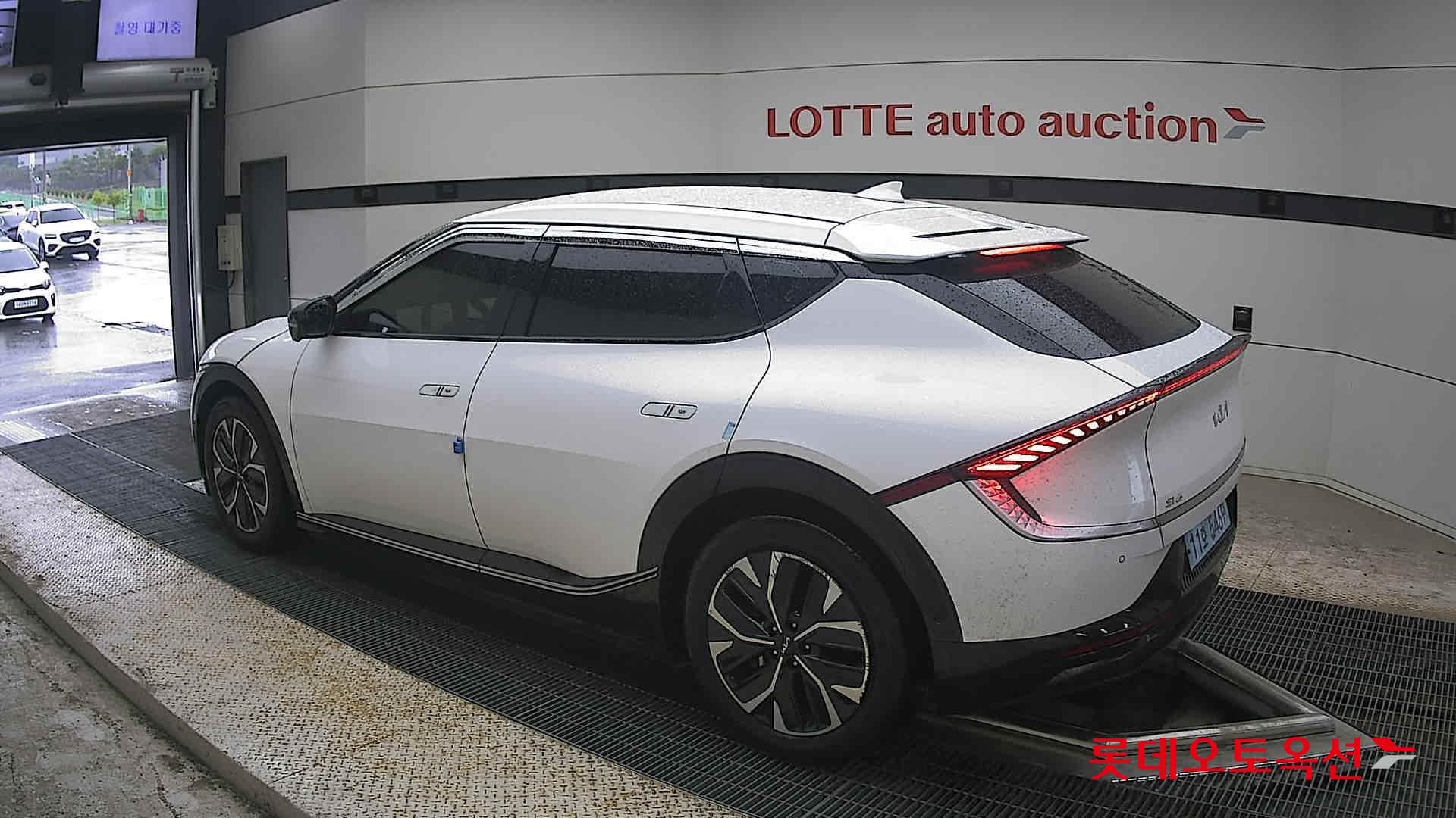2022 - kia ev6