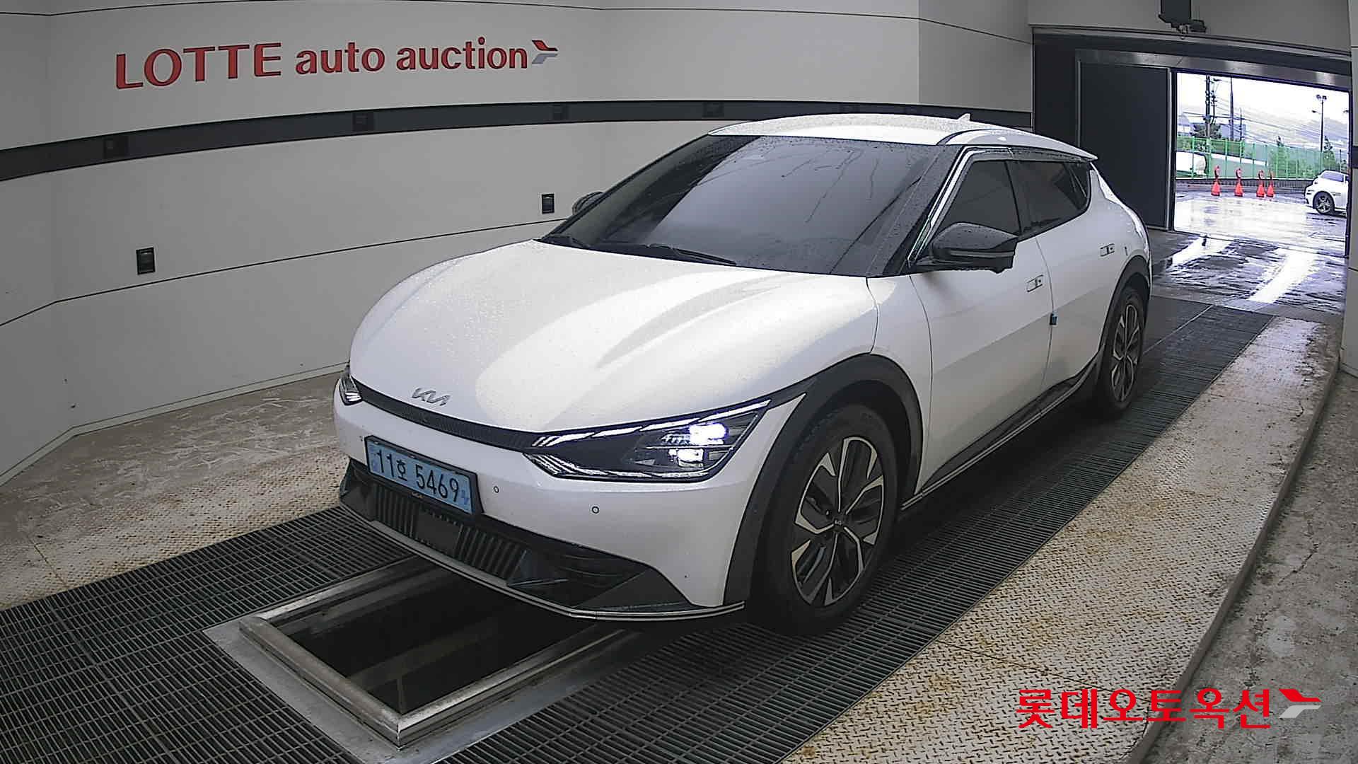2022 - kia ev6
