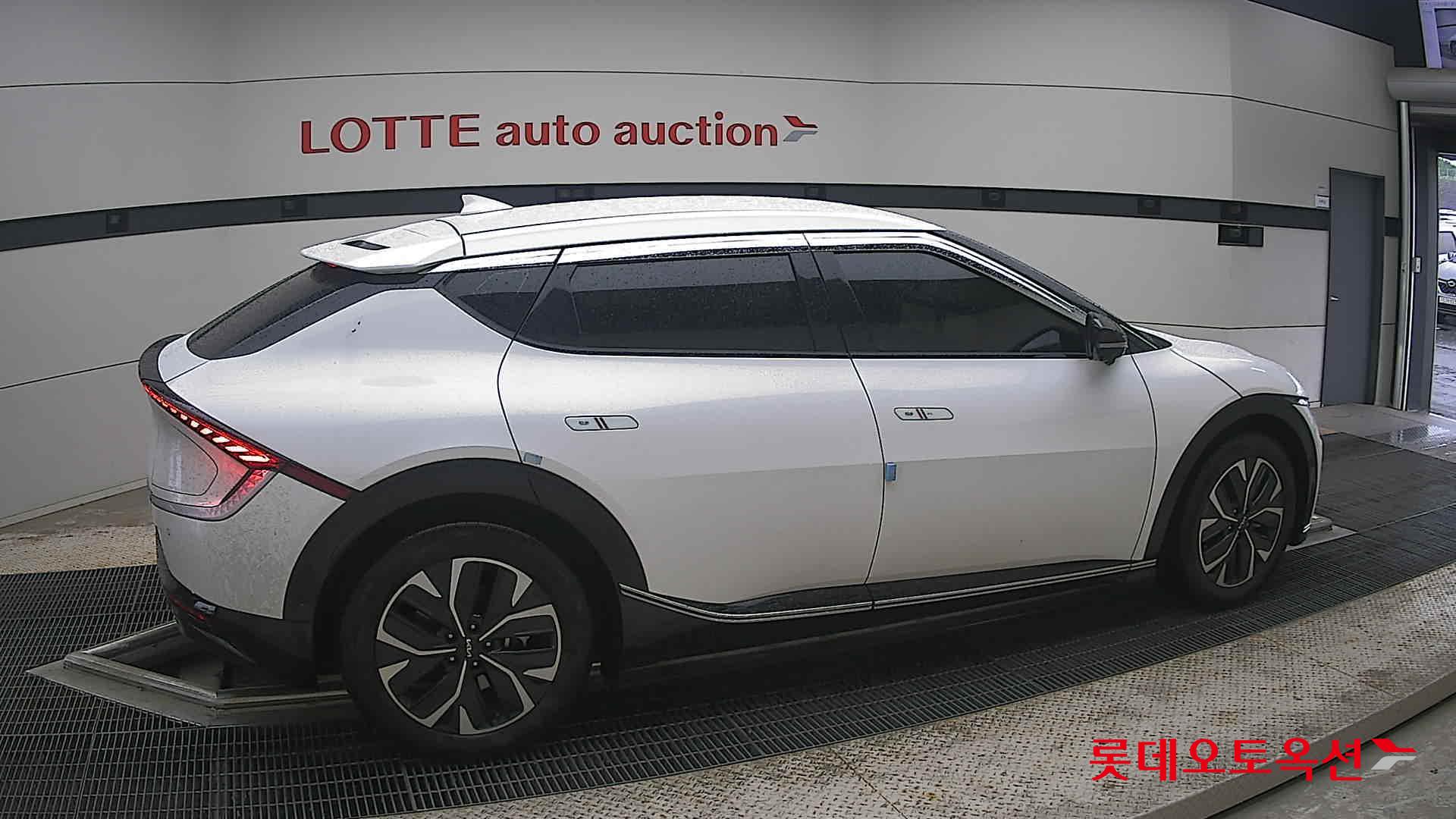 2022 - kia ev6