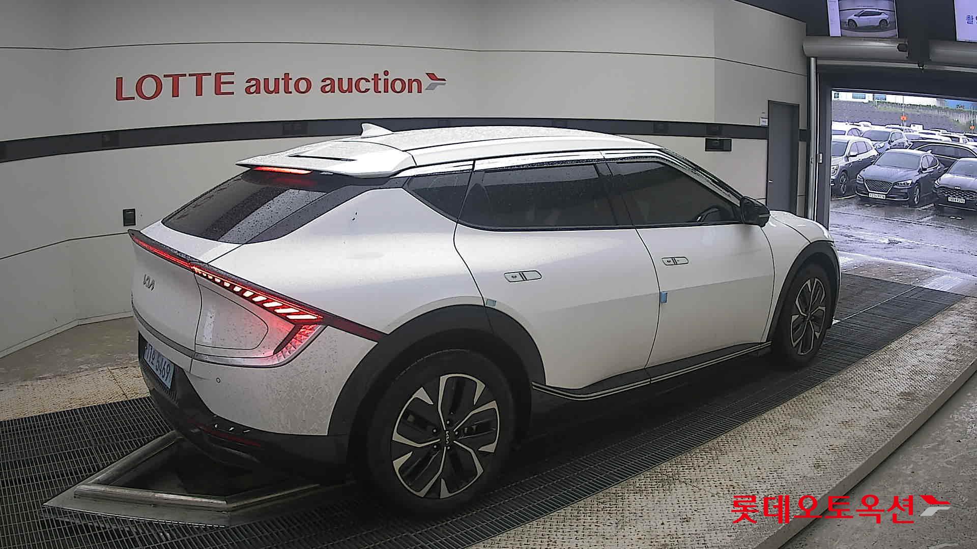 2022 - kia ev6