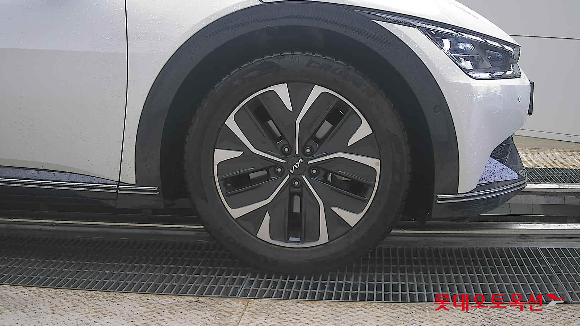 2022 - kia ev6