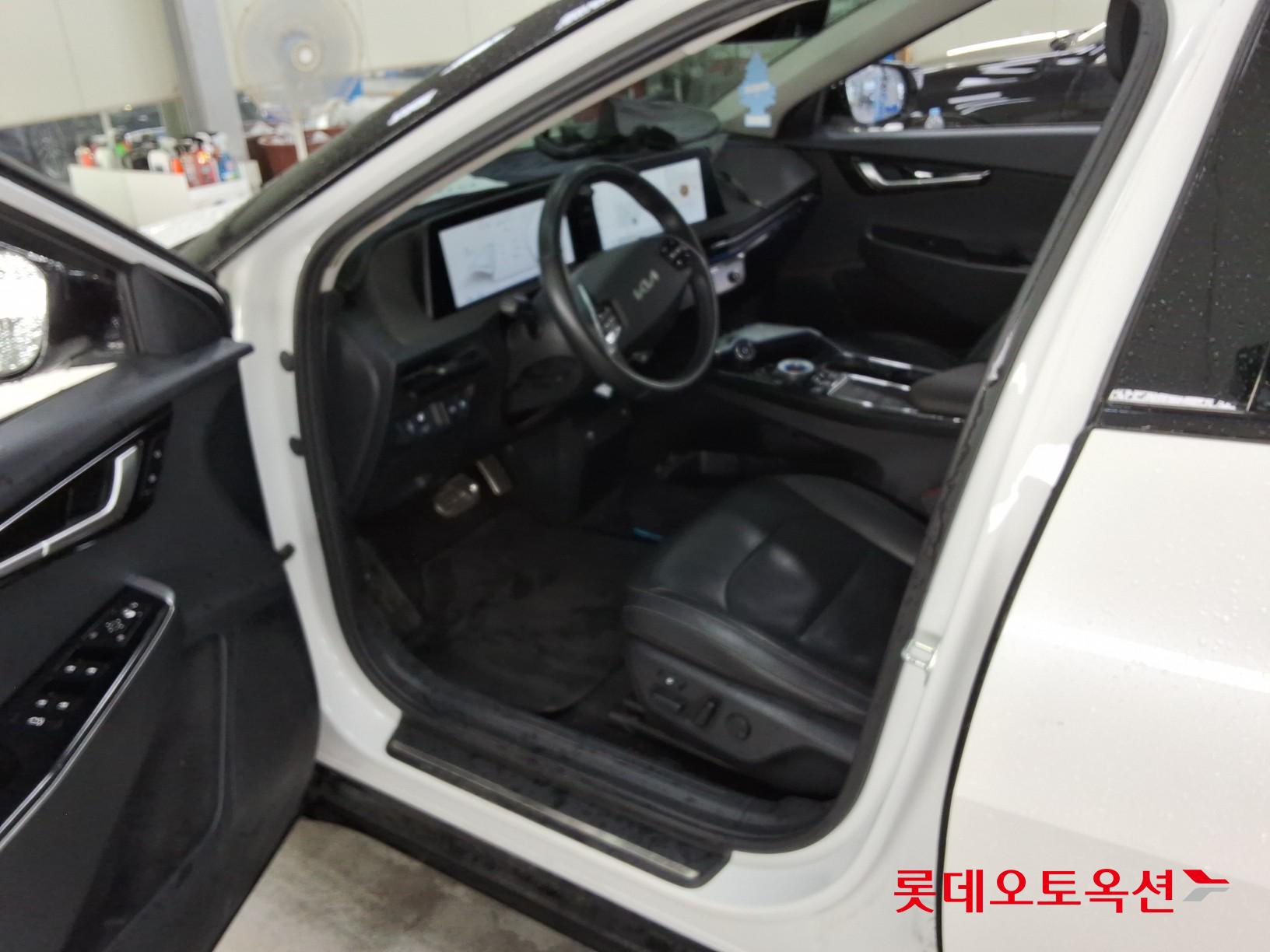 2022 - kia ev6