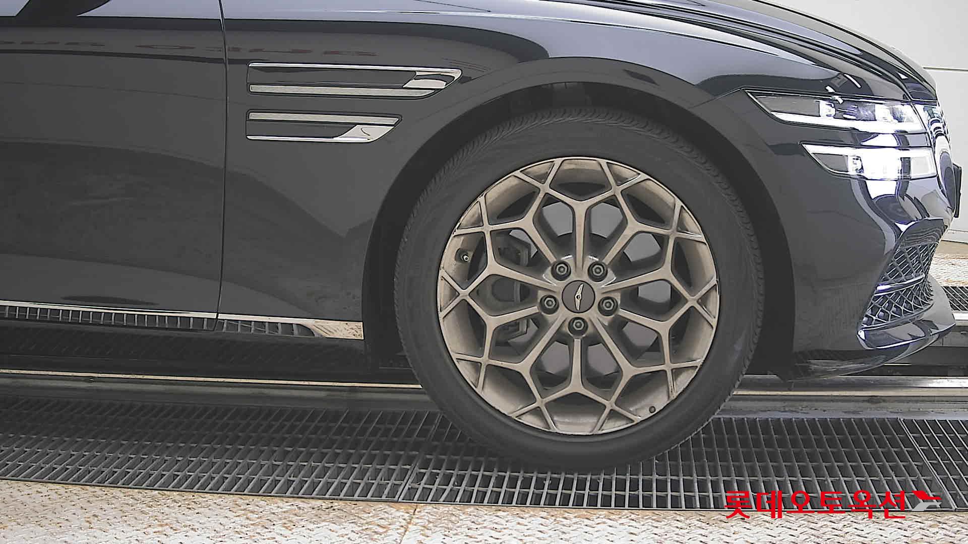2021 - genesis g80