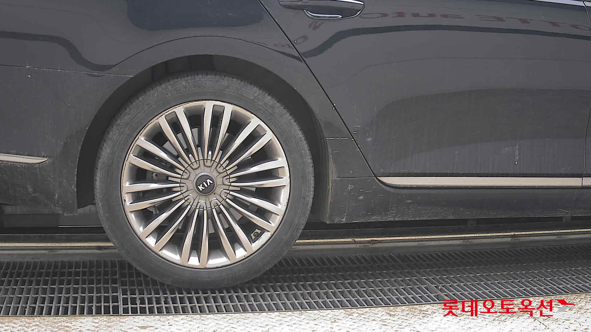 2021 - kia k9