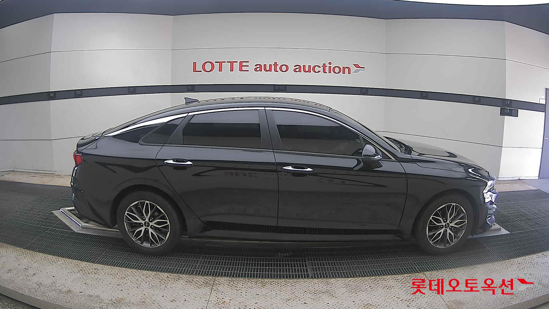 2022 - kia k5