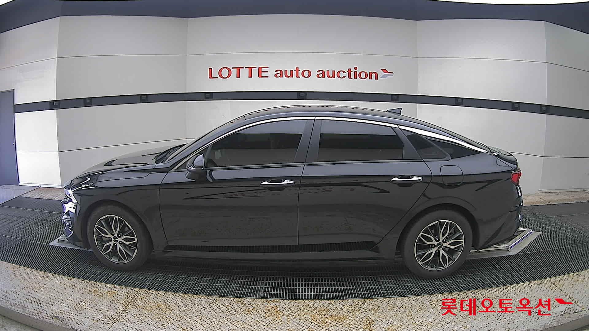 2022 - kia k5