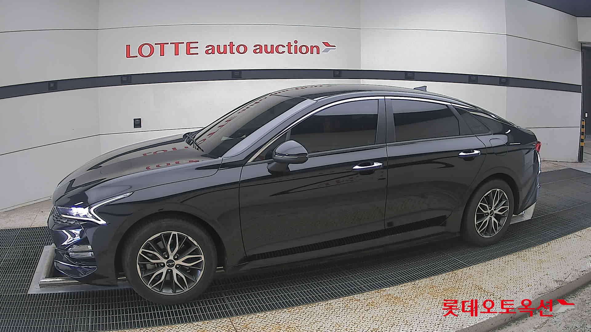 2022 - kia k5