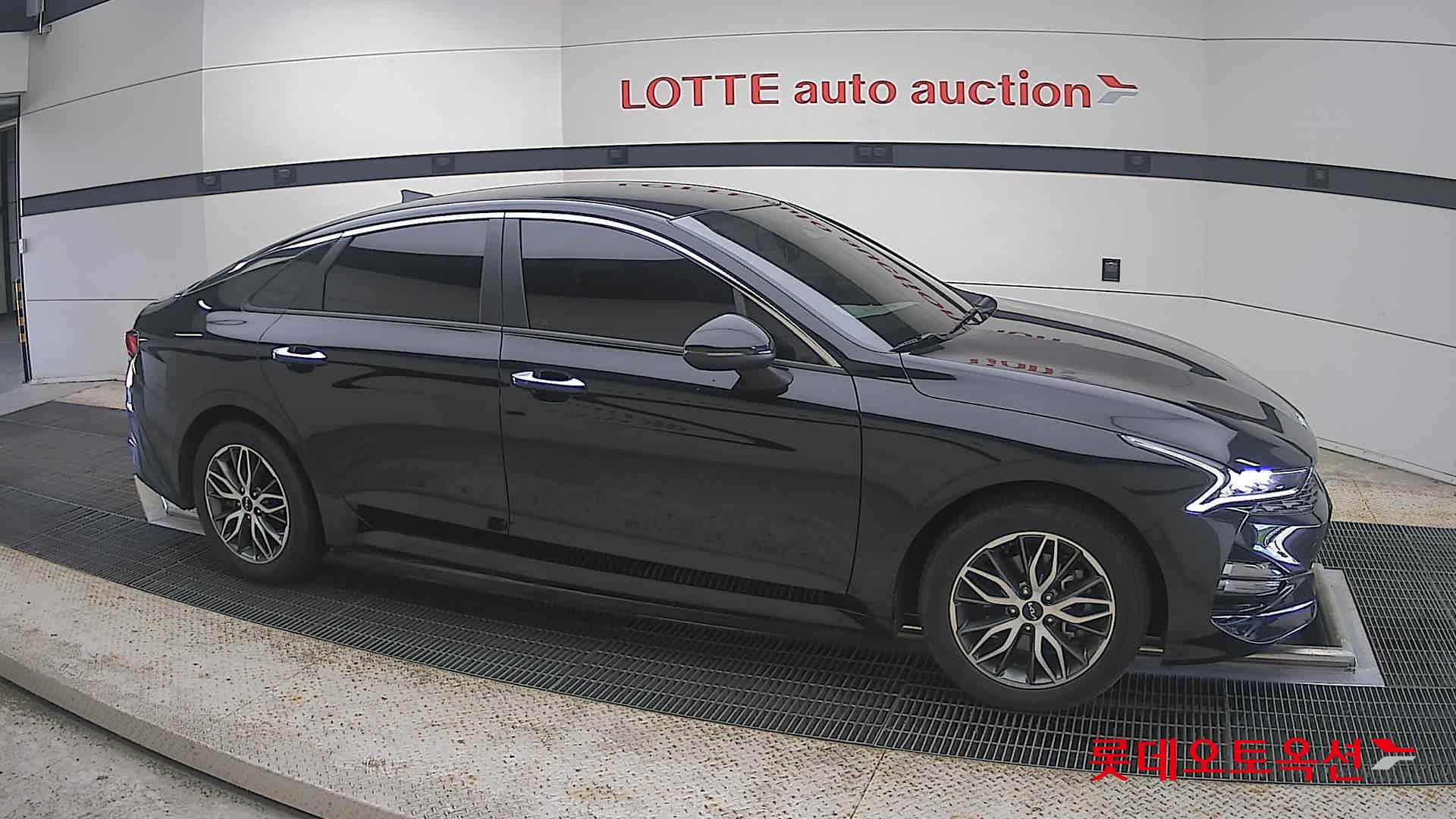 2022 - kia k5