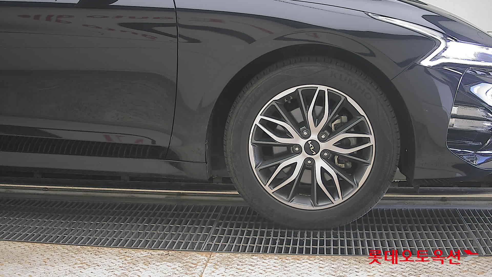 2022 - kia k5