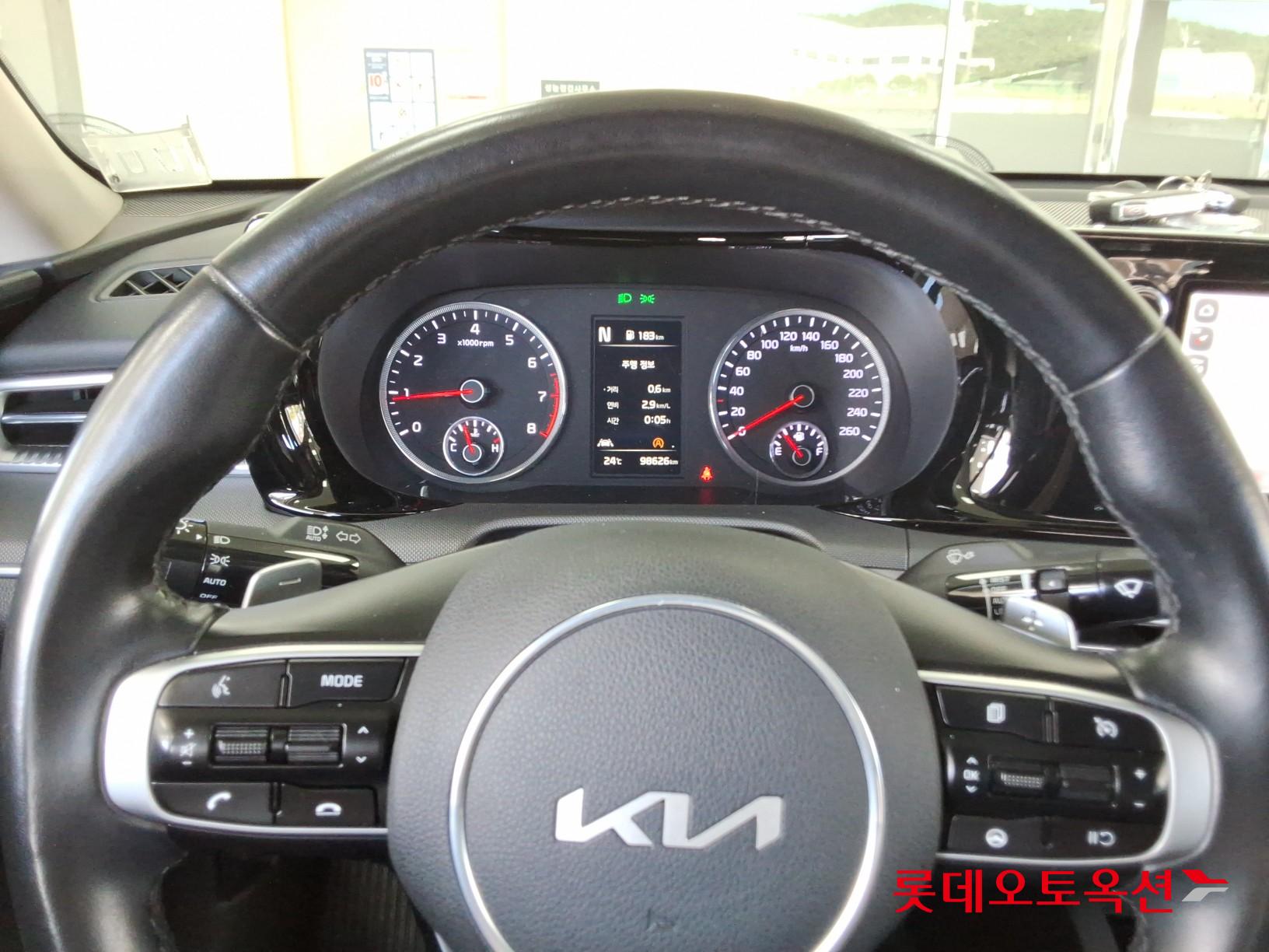 2022 - kia k5