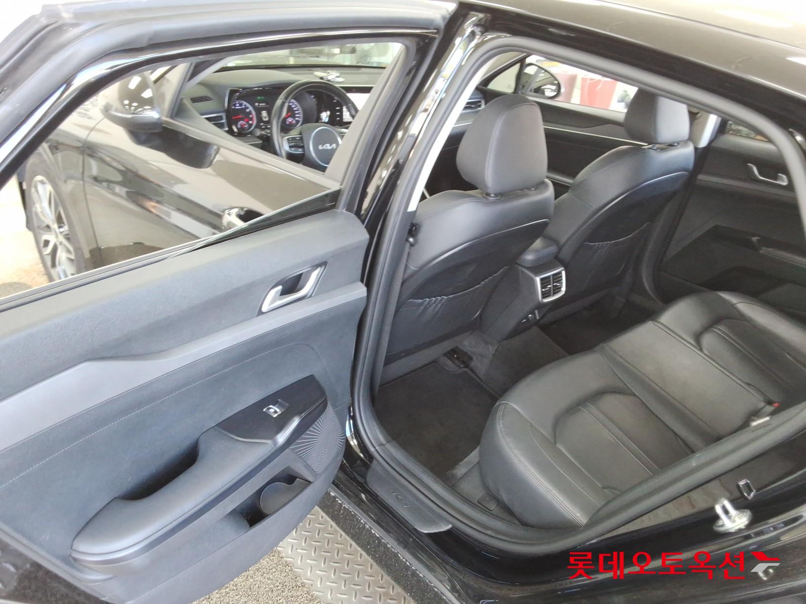 2022 - kia k5