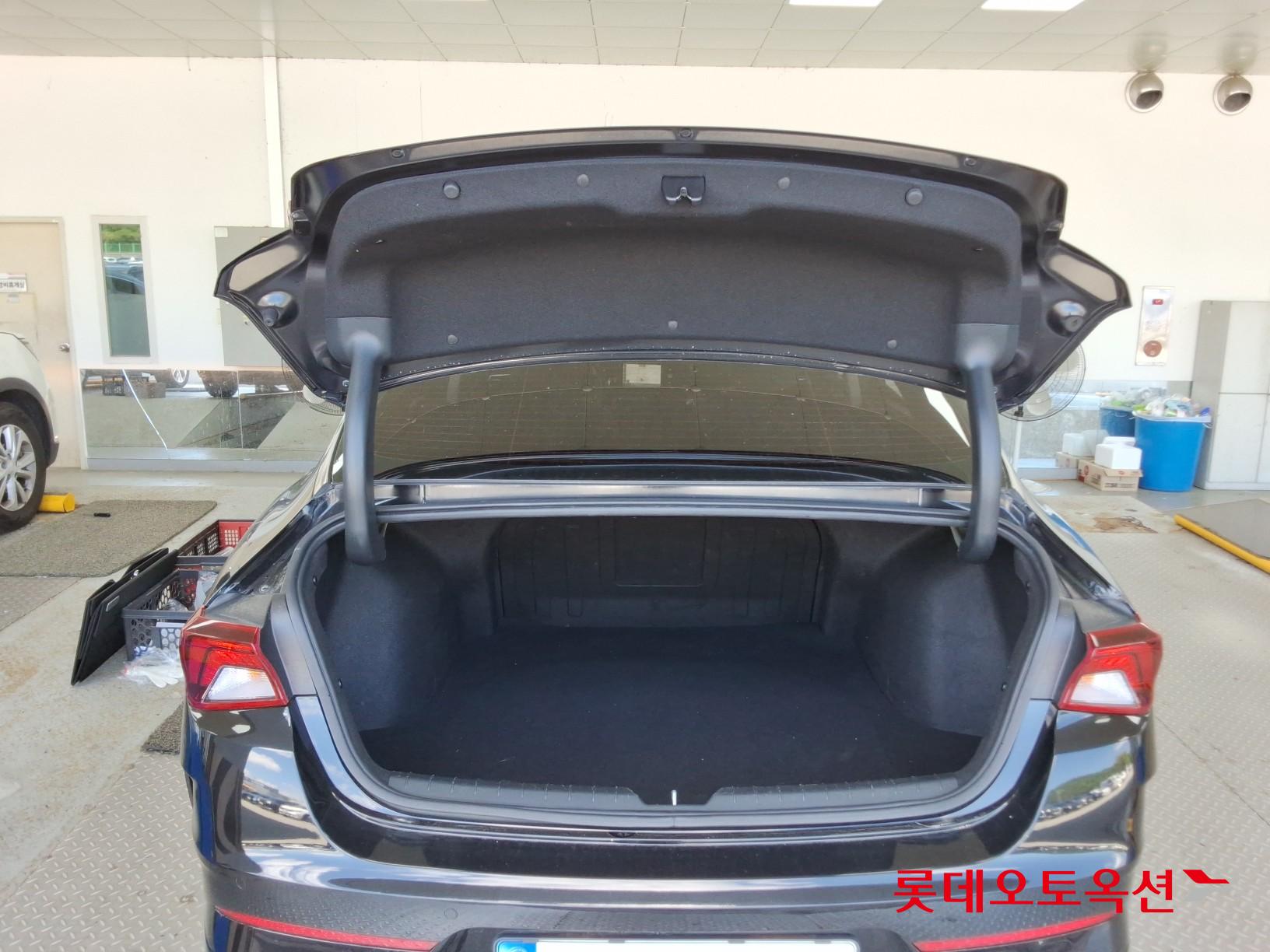 2022 - kia k5