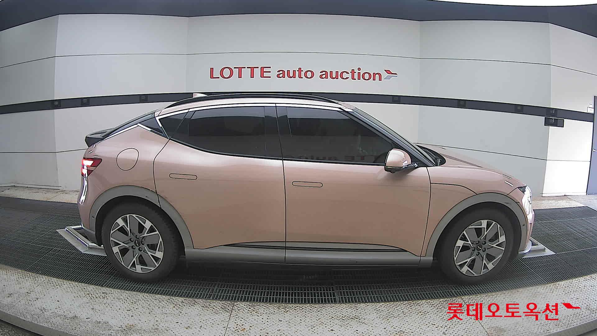 2022 - genesis gv60