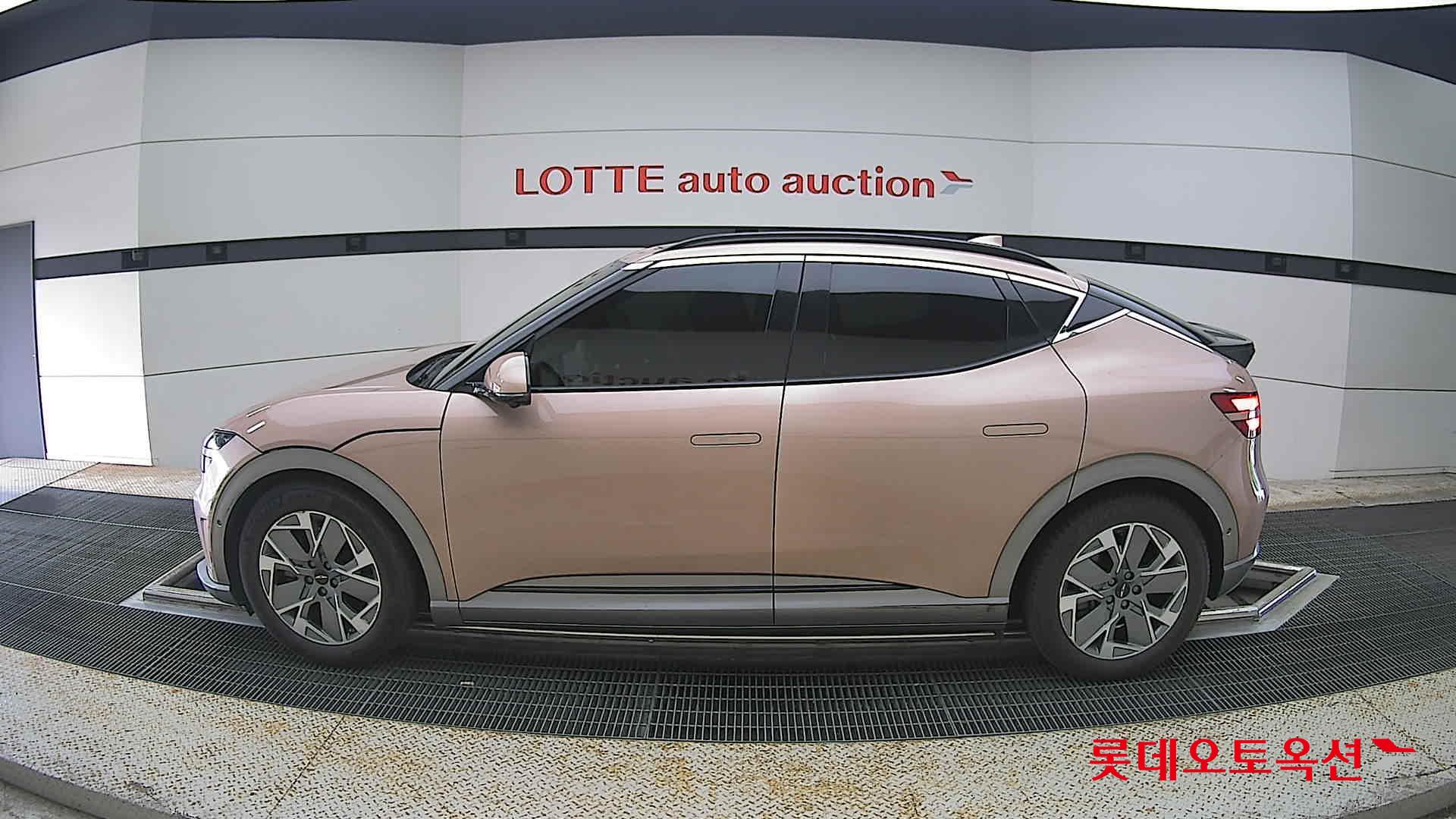 2022 - genesis gv60