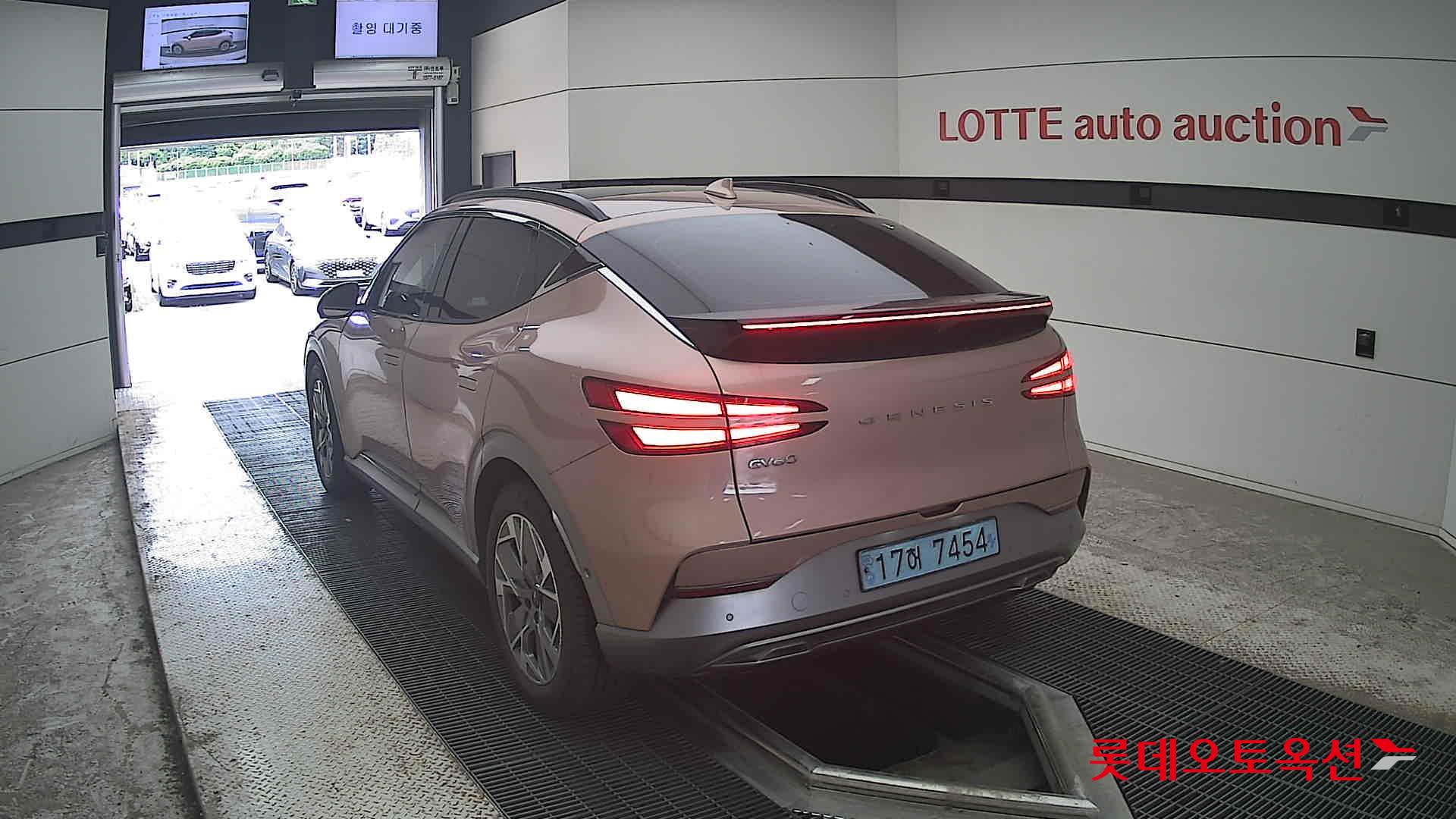 2022 - genesis gv60