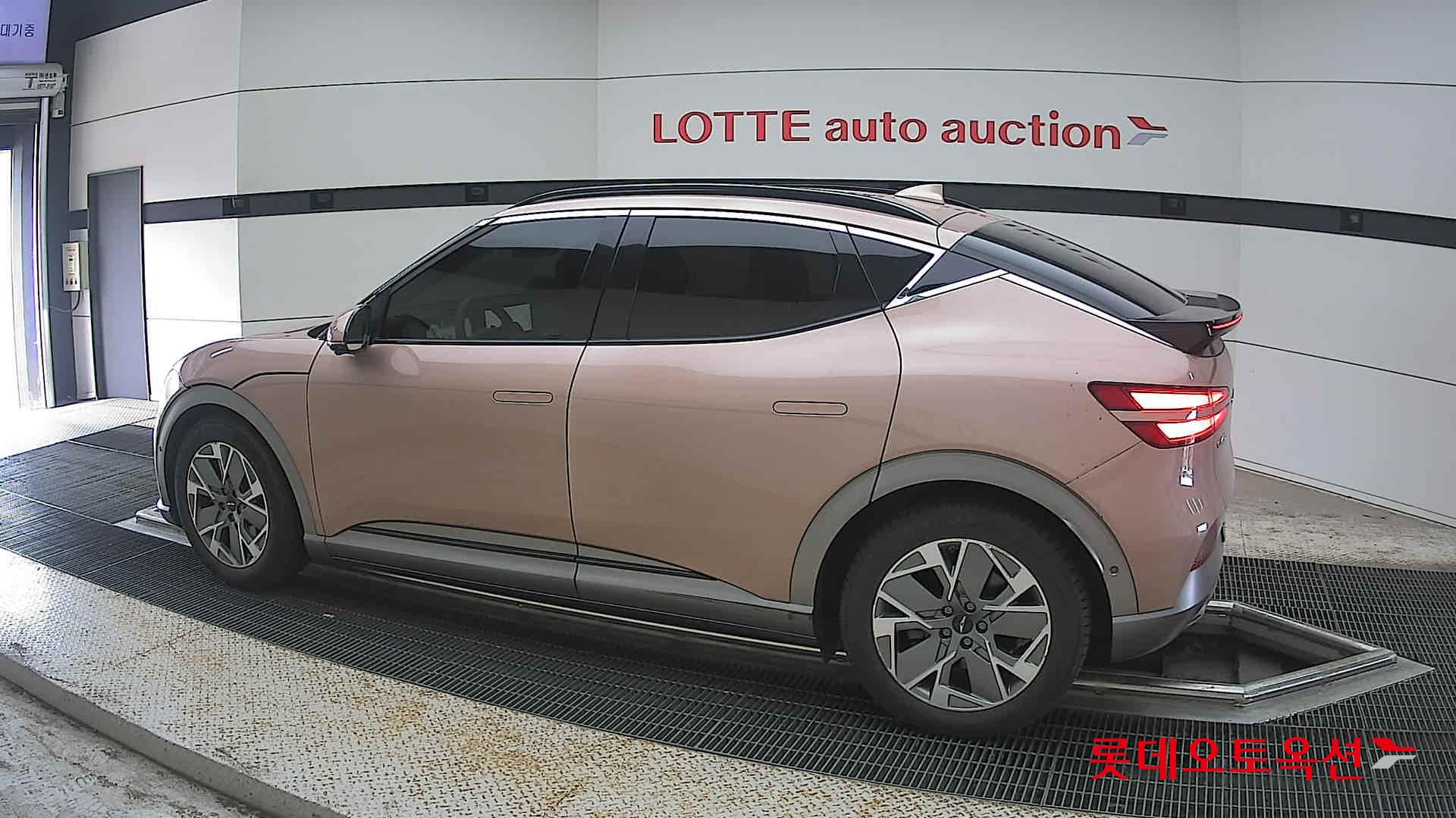 2022 - genesis gv60