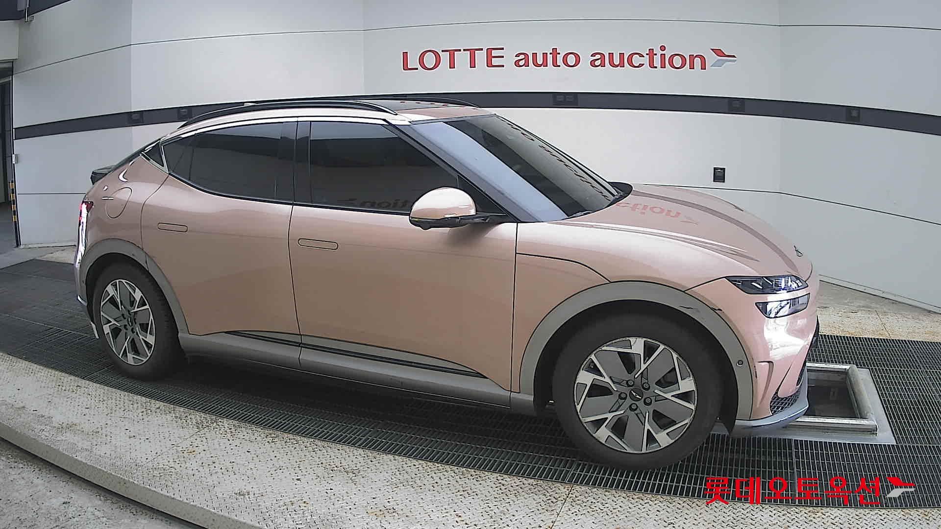 2022 - genesis gv60