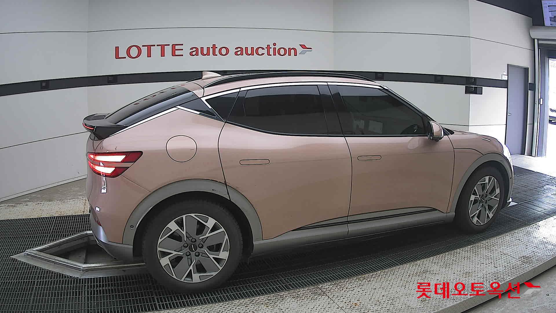 2022 - genesis gv60