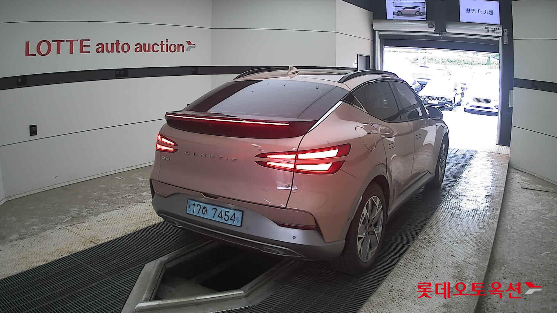2022 - genesis gv60