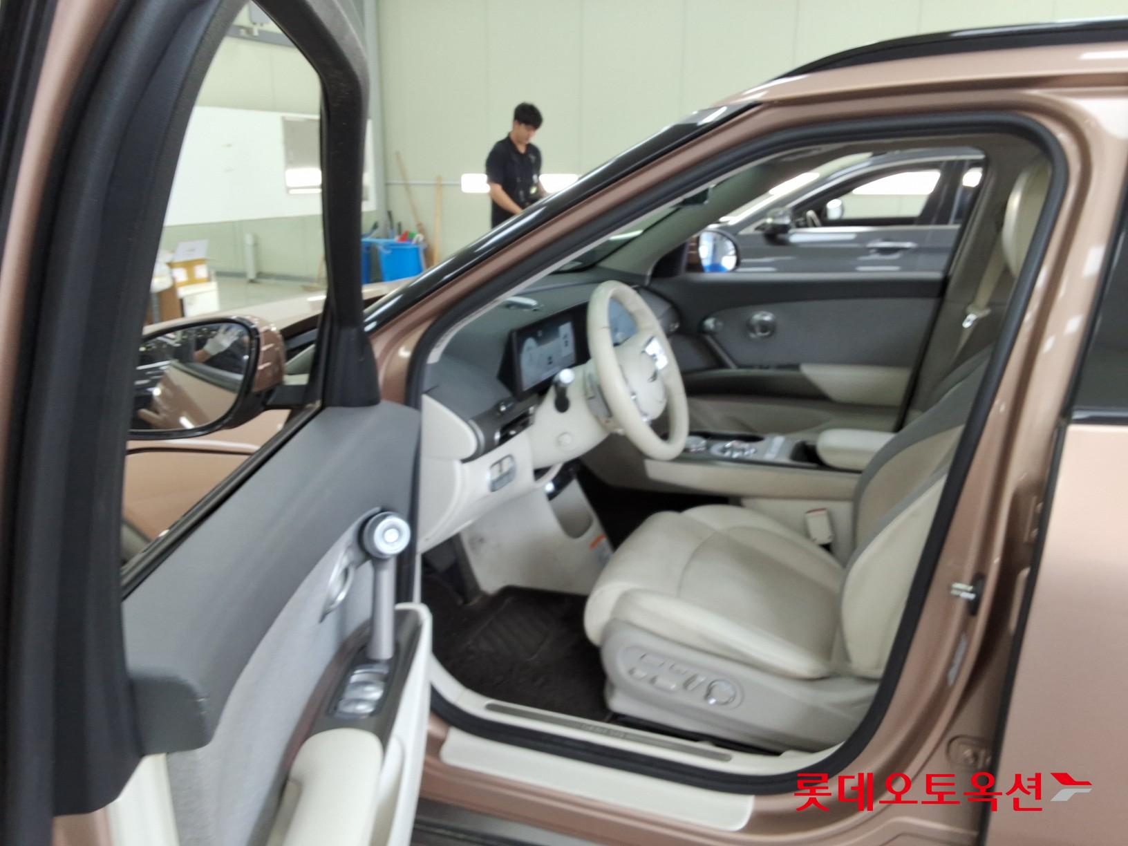 2022 - genesis gv60