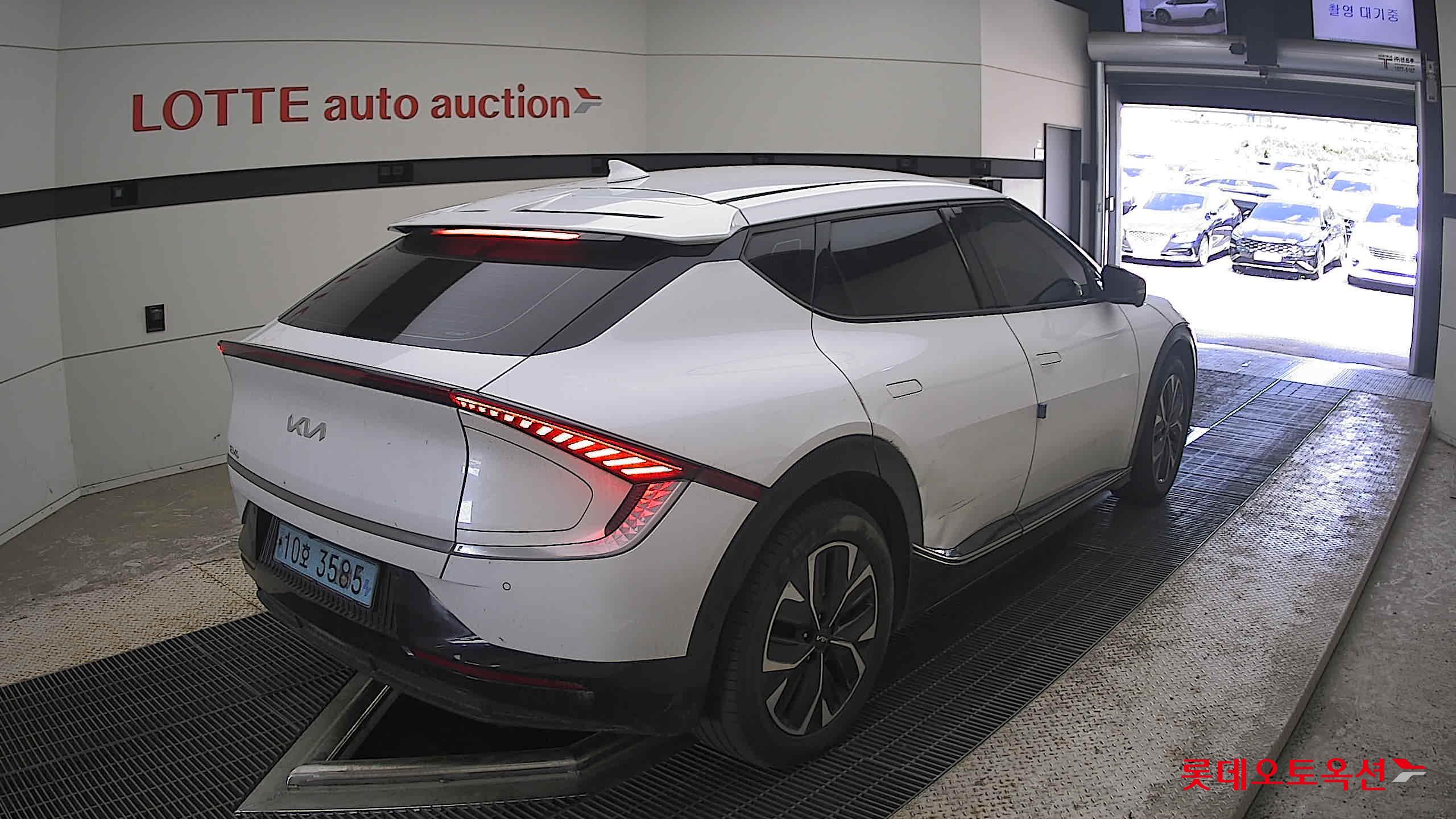 2022 - kia ev6