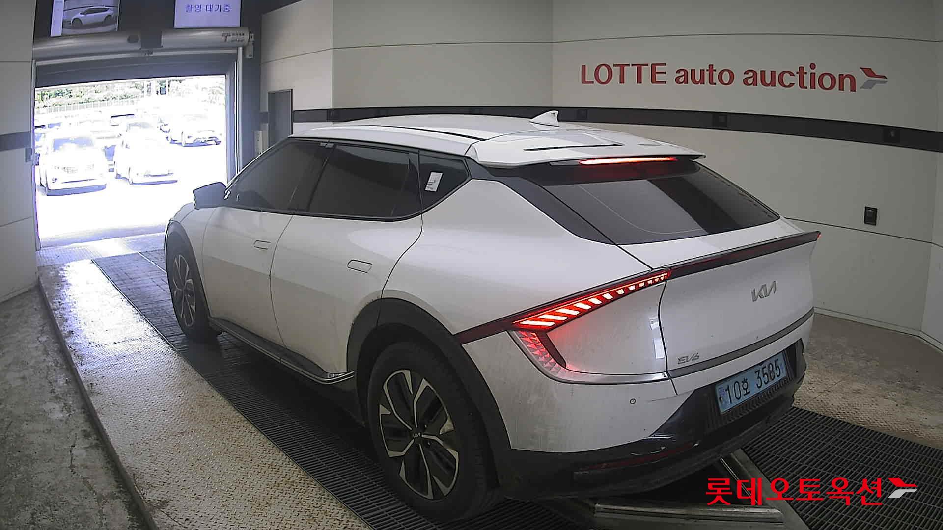 2022 - kia ev6