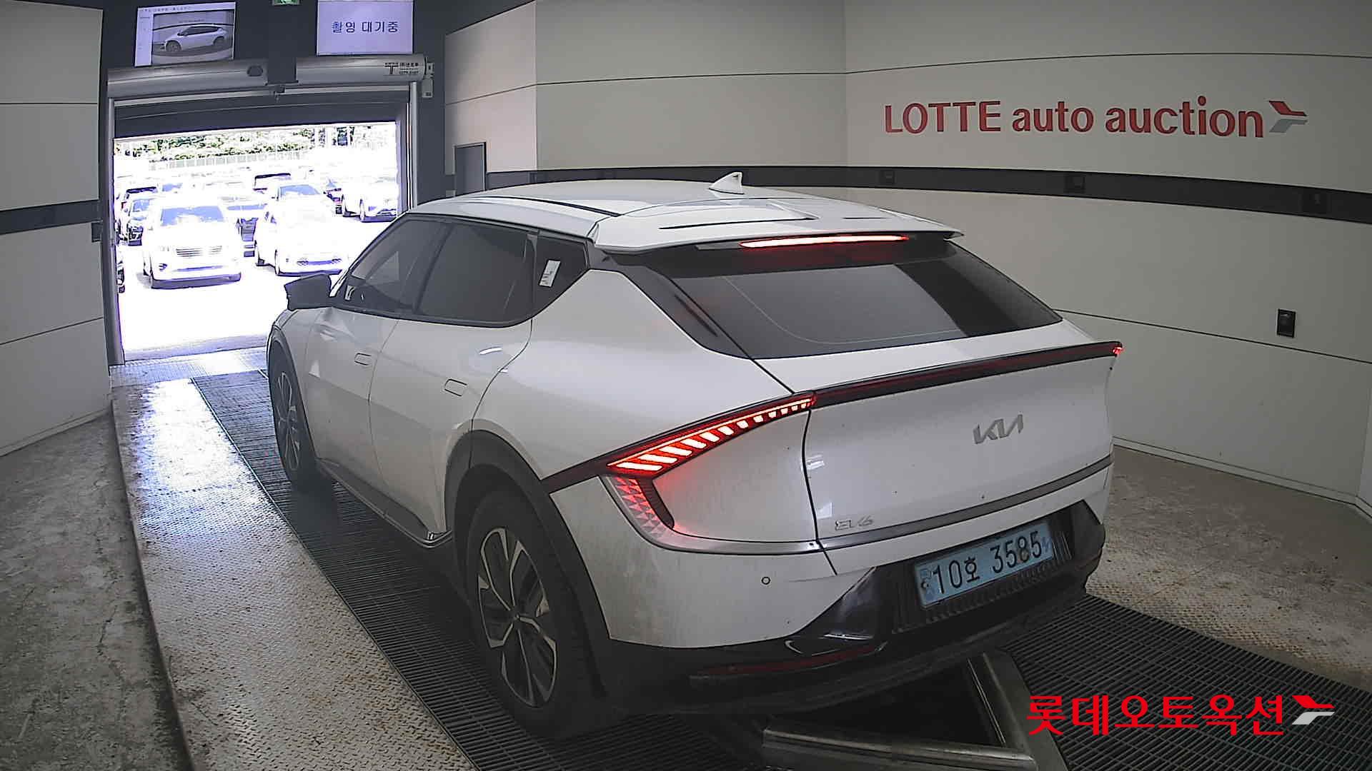 2022 - kia ev6