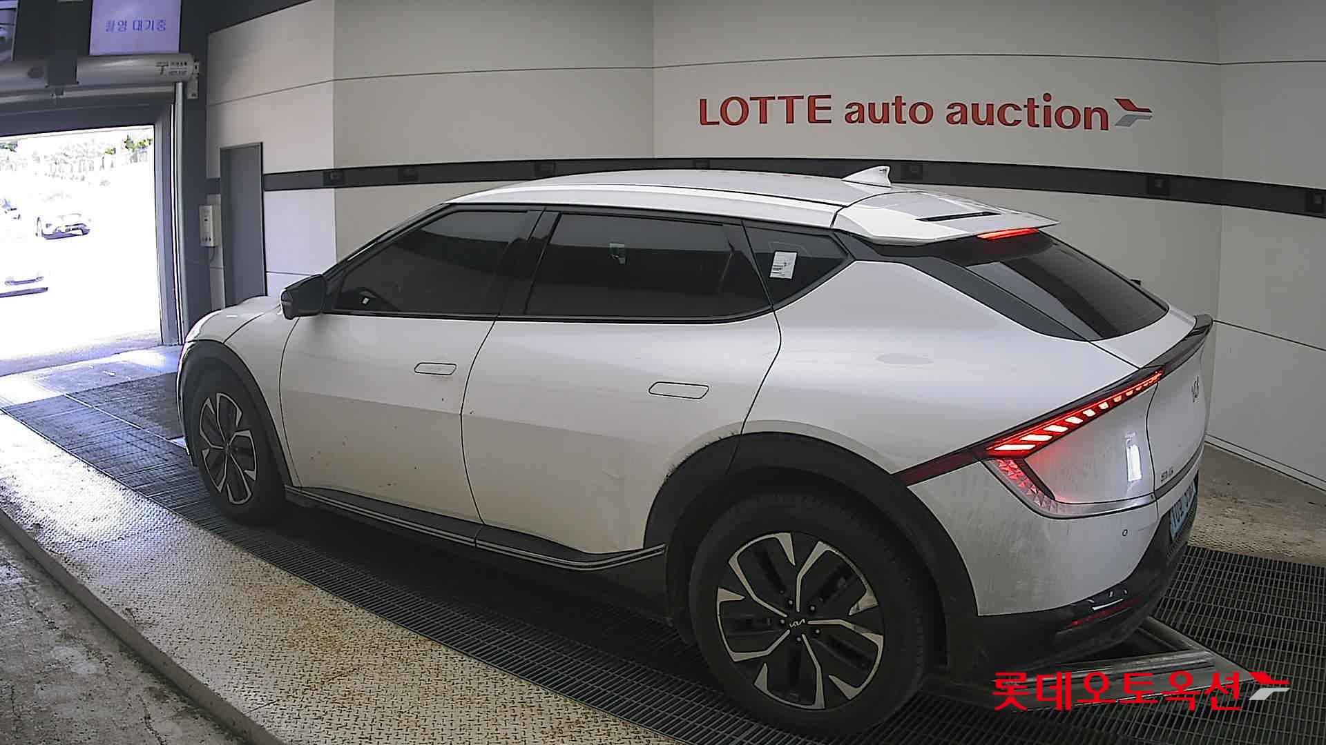 2022 - kia ev6