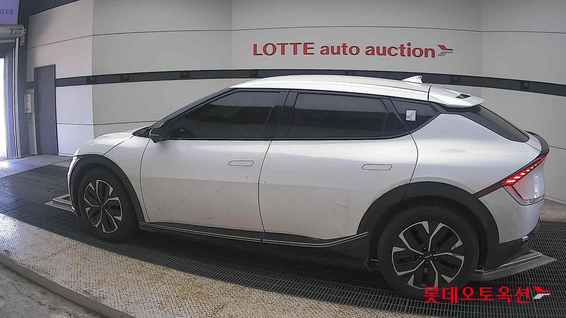 2022 - kia ev6
