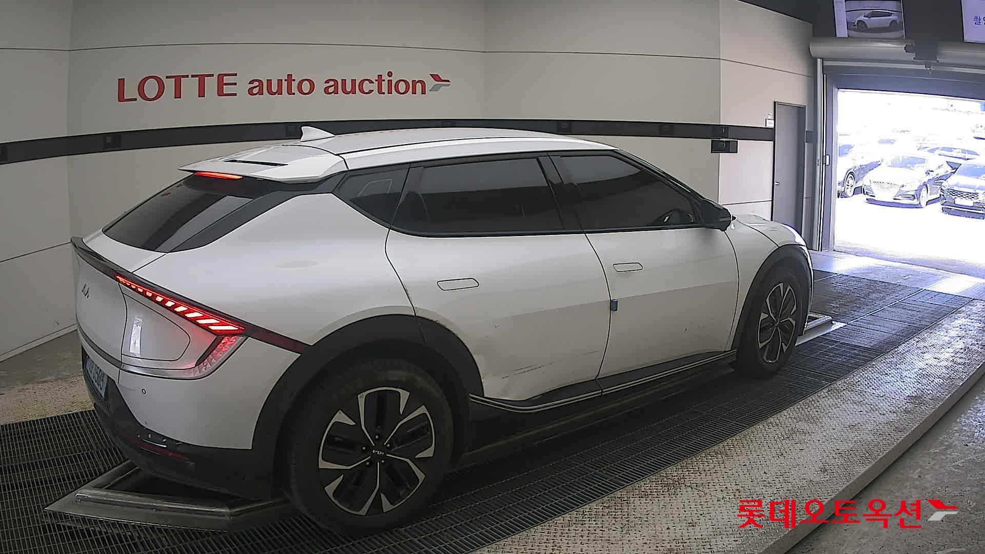 2022 - kia ev6